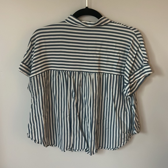 Madewell Blue and White Striped Short Sleeve Collared Button-Up - Picture 2 of 3